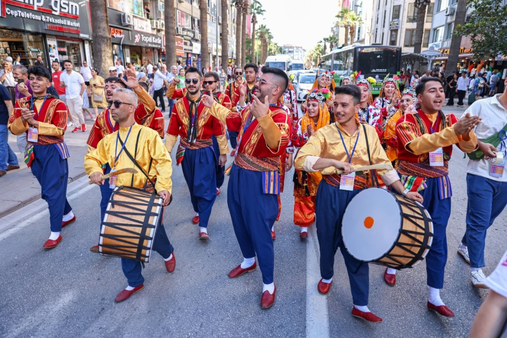 denizli belediyesi 17. uluslararasi halk danslari festivali basladi